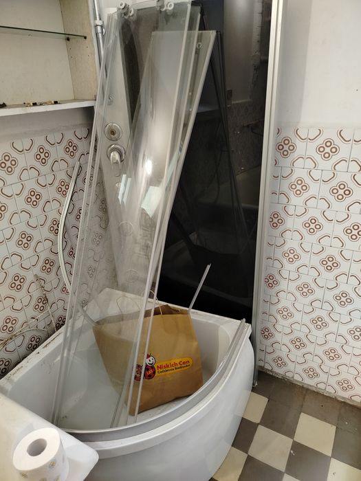 Kabina, okap kuchenny, miski wc