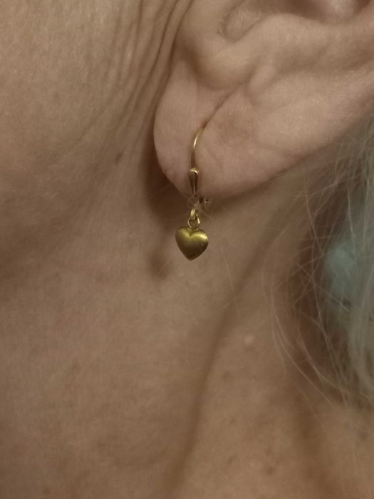 Серьги золото 333 детские интересные. 0.95 грамм.