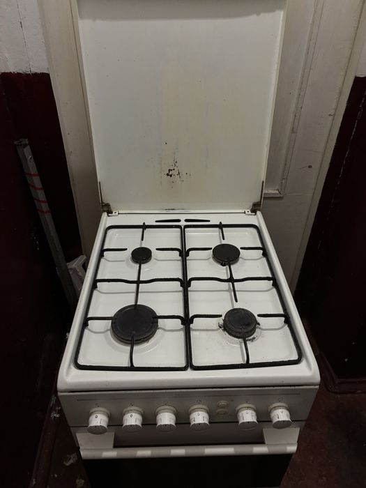 Продам Газовою плиту