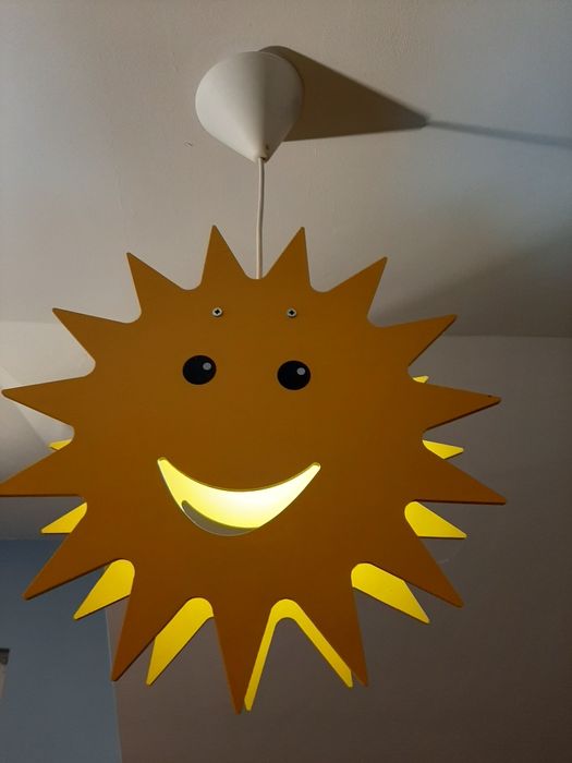 Lampa słońce do pokoju dziecinnego