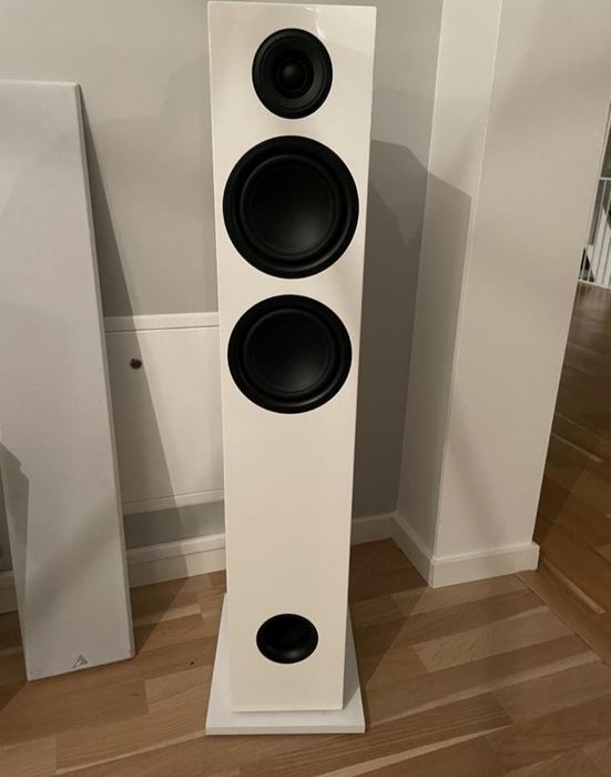 Kolumny podłogowe Triangle Elara LN05