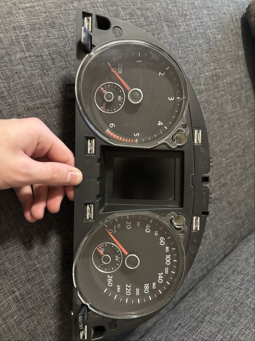 Licznik zegarowy Passat B7 / CC MFA+ Highline EU LCD VDO