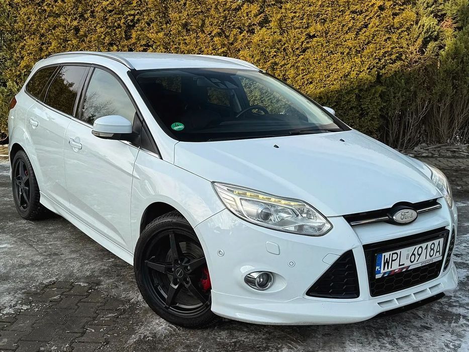Ford Focus 1.6T 182Km Stline Xenon Kamera Skóra Navi Freehand 17″
