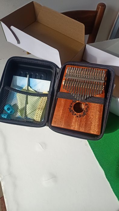 Kalimba Nova com Estojo