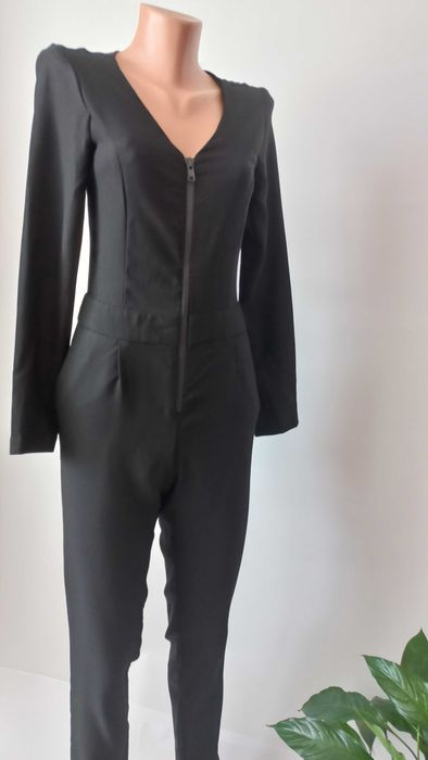 Чорний комбінезон  44 розмір новий
