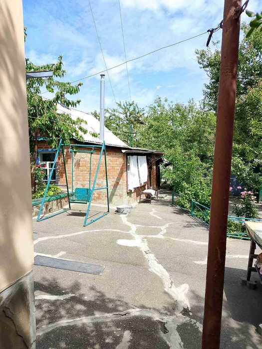 Продаж частини будинку з окремим двором !!!