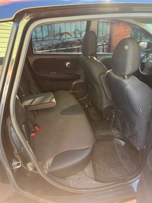 Nissan Note 2011 року