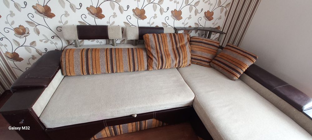 Продам кутовий диван