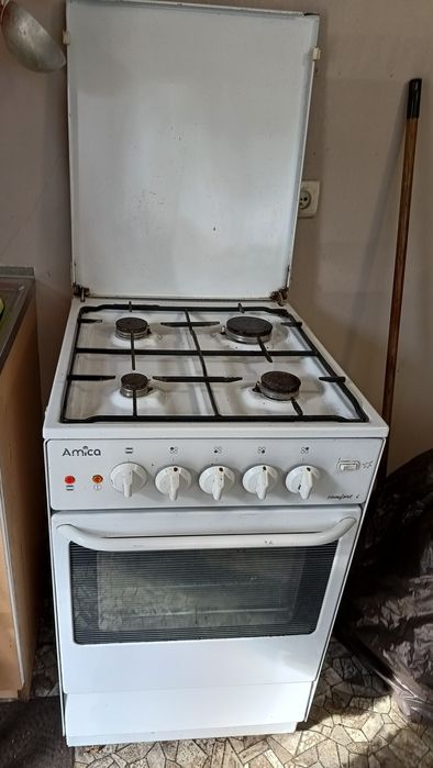 Kuchenka Amica Comfort (palniki gazowe + piekarnik elektryczny) Sprawna
