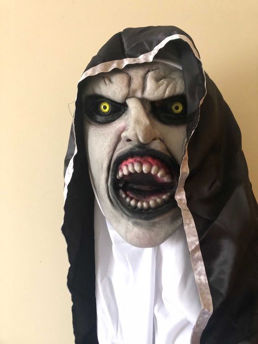 Máscara freira/nun nova