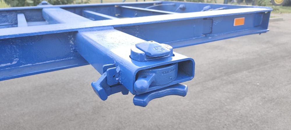 Контейнеровоз під 20 футовий контейнер