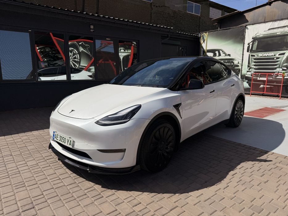 Продам Tesla Model Y