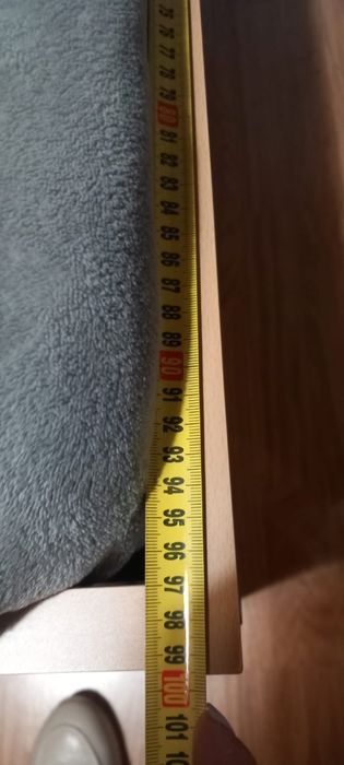 Cama solteiro beje com arrumação