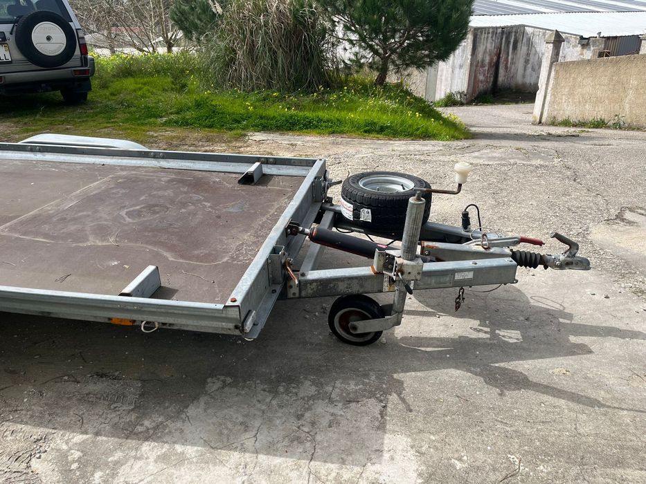 Atrelado porta carros