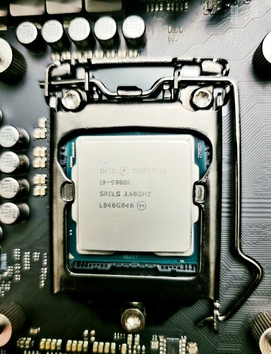 Пооцессор i9-9900k + Система рідинного охолодження Gamer Storm СВО