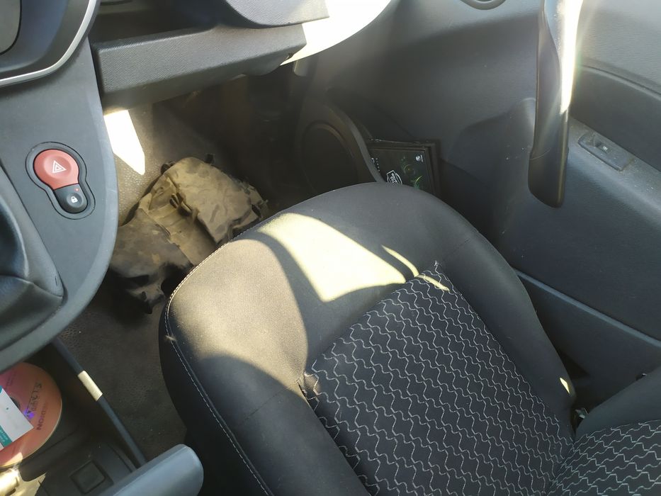 GPS, volante, elevadores, fechaduras Renault Kangoo  2013