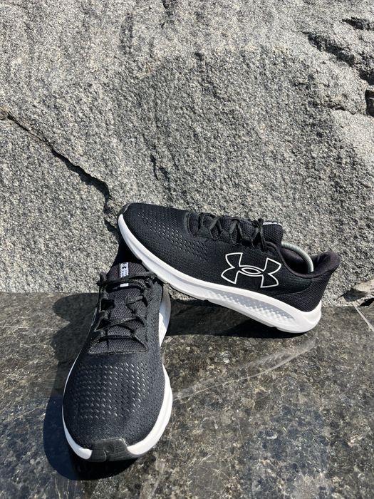 Бігові кросівки Under Armour Charged Pursuit 3