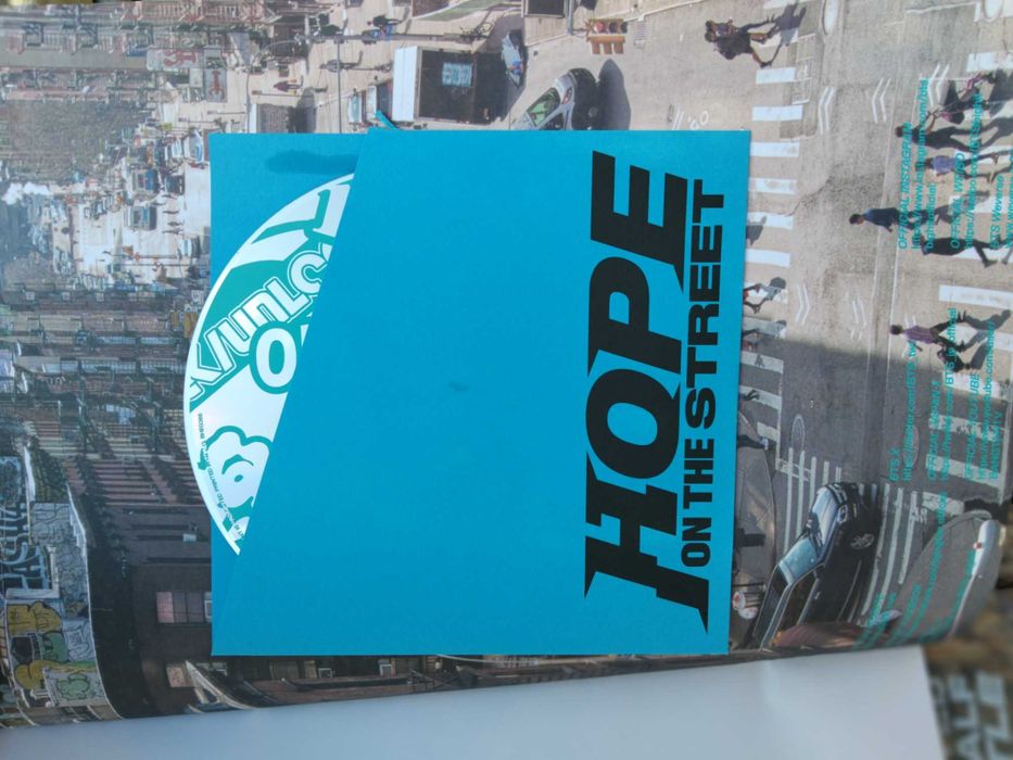 Magazyn Hope on The Street