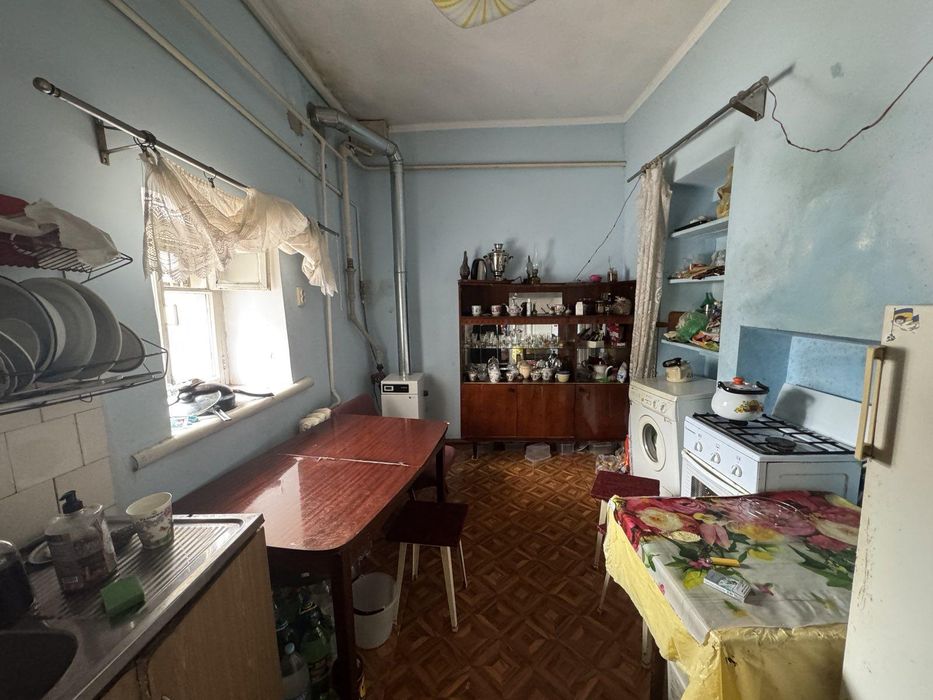 Продам 2-к квартиру с АГВ и чердаком на Б. Хмельницкого(3-167-859)