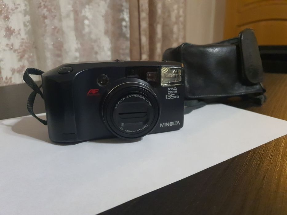 Плівковий фотоапарат Minolta Riva Zoom 135ex + Чохол
