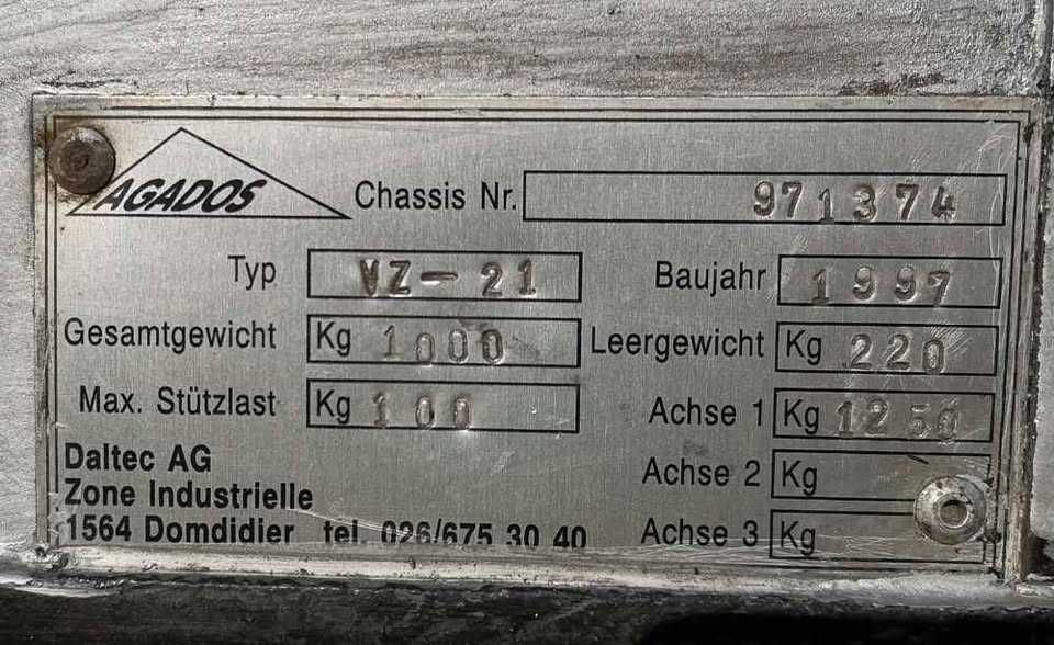Reboque robusto com travão de inercia