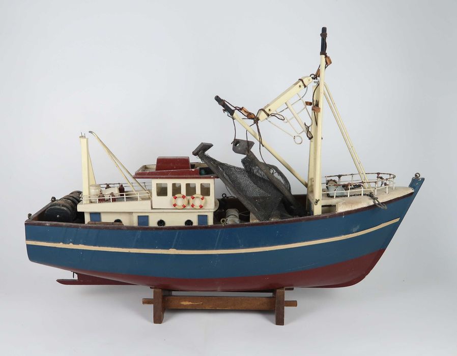 2 Maquetes de embarcações - 43 cm