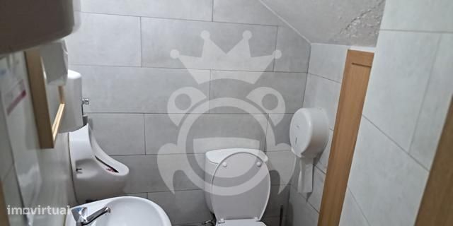 Prédio com Habitação e Comercio