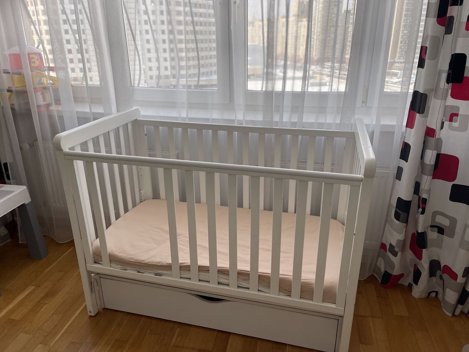 Ліжко дитяче з маятником з шухлядкою торг є