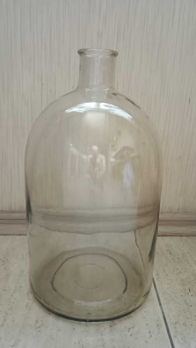 Стеклянные бутыли 10л и 20л