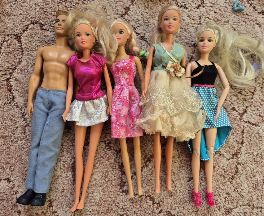 Лот іграшок для дівчинки