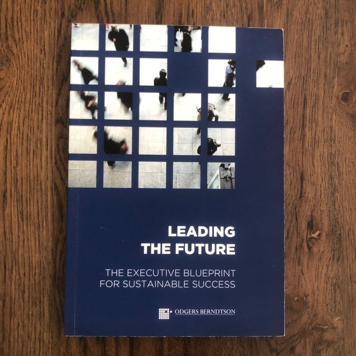 Livro “Leading the Future”