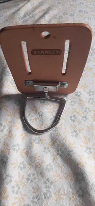 Uchwyt wieszak do młotka