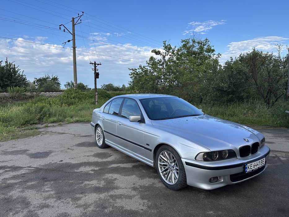 Продам BMW e39 523i