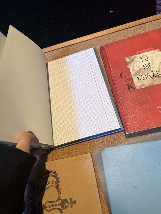 Ksiazki i puste zeszyty do oddania za darmo