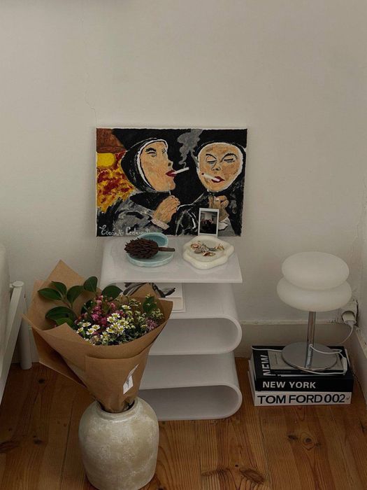 Título: Mesa de apoio/mesinha de cabeceira ondulada branca
