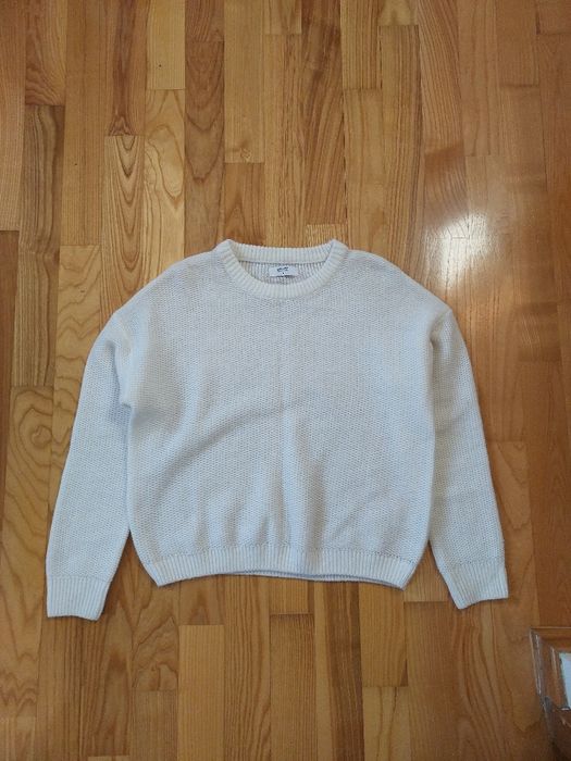 Biały sweterek bawełniany