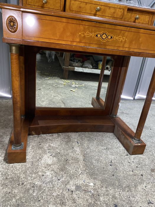 Móvel / secretária