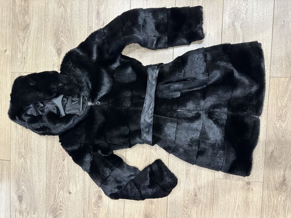 Шубка чорна штучна