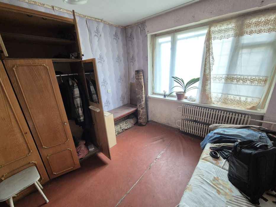 Продам невелику 1-кімнатну Конько 31