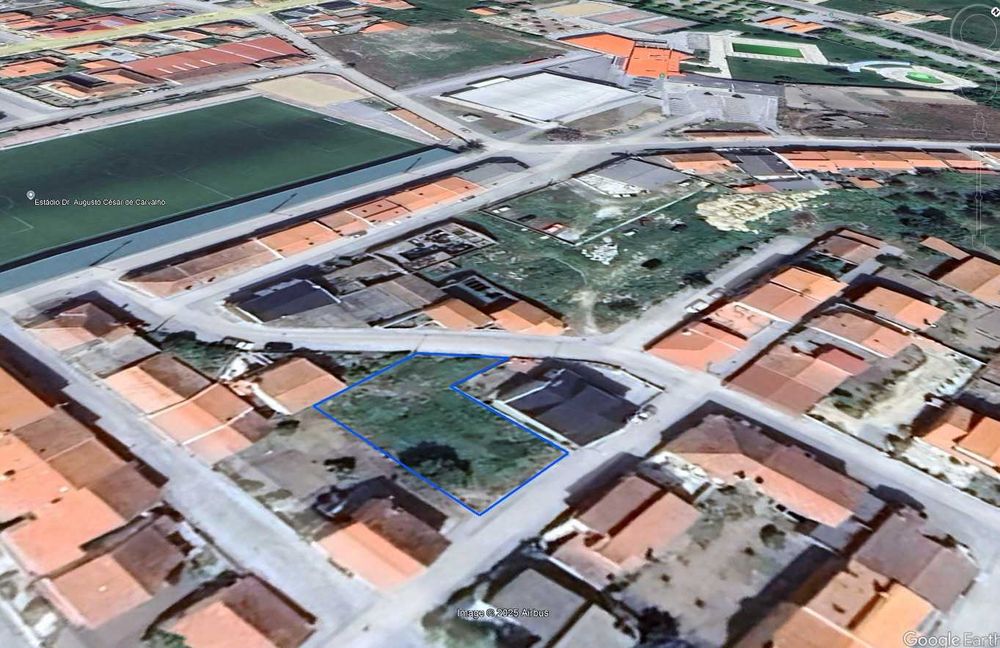 Terreno urbano p/ Moradia,  569 m2,  Mêda