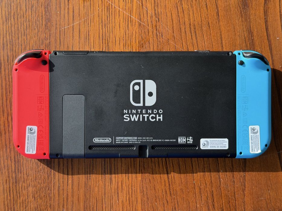 Nintendo Switch c/ Dock Original + Octopath Traveler II — Excelente Estado