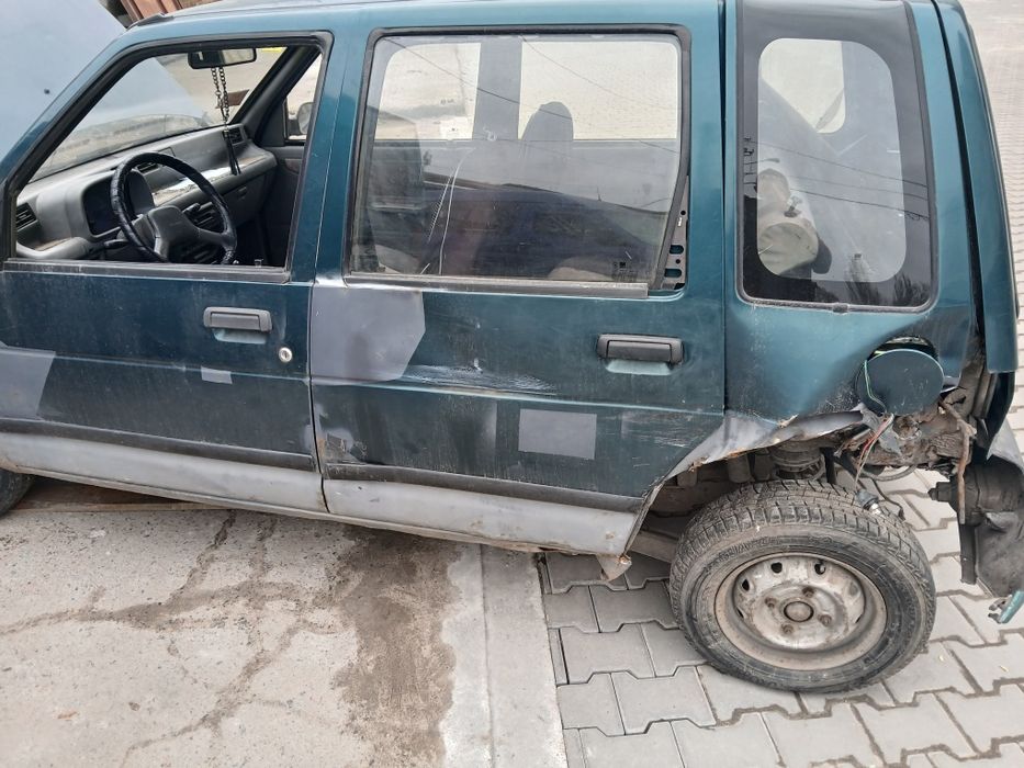 Продам машину на запчасти