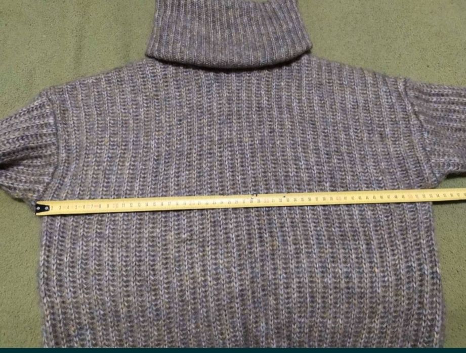 Женский теплый свитер