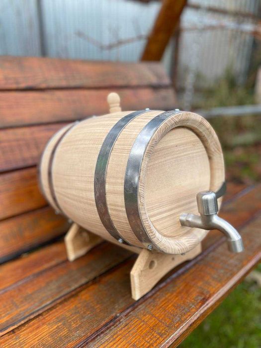 Дубові та ясенові бочки | Власне виробництво