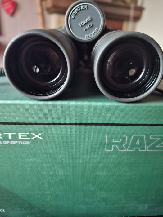 Lornetka Razor Hd 10 x42