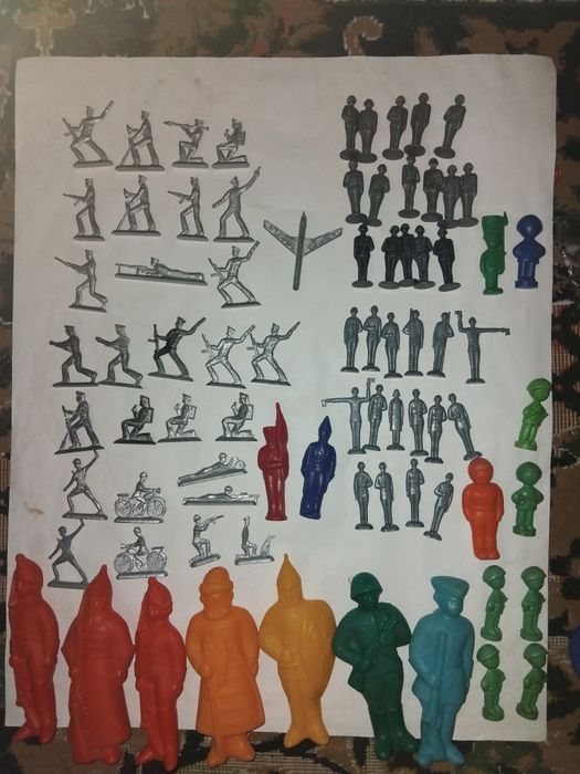 Игрушки времен СССР дутыши и др.