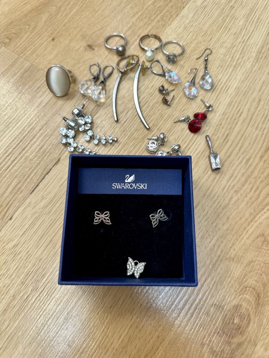 Biżuteria: pierścionki, zawieszki, kolczyki