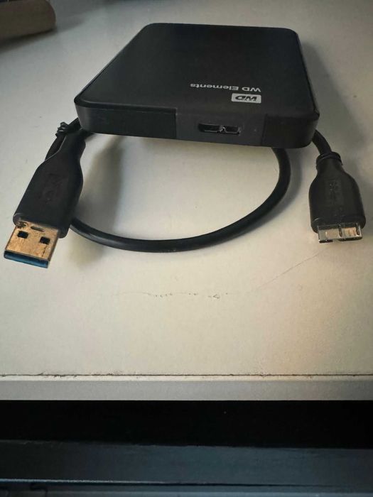 vendo disco externo 3.0 1TB está novo 40 euros negociável urgentemente