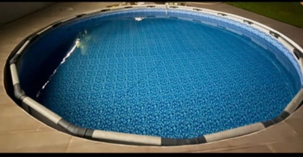 Piscina de exposicao ao ar livre