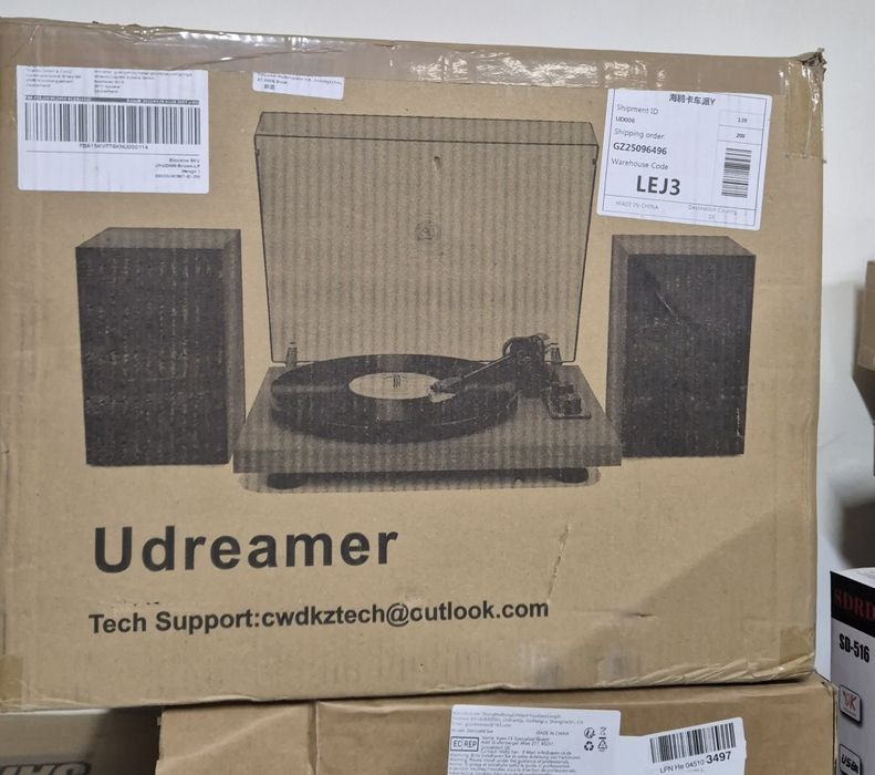 Програвач вінілових платівок Udreamer з колонками Bluetooth